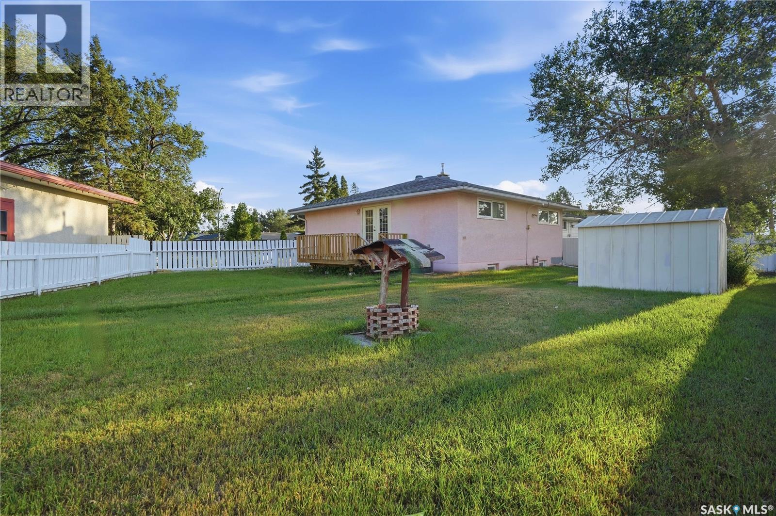 4904 Mckinley Avenue, Regina, SK - Outdoor