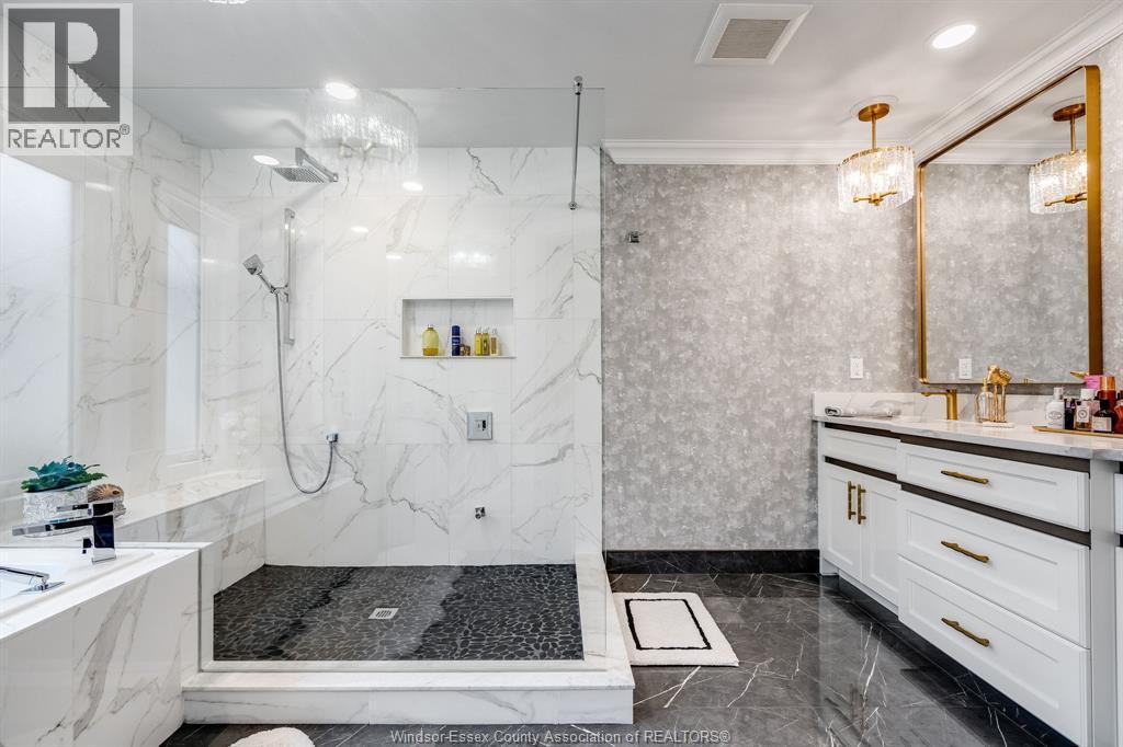 408 Pentilly, Tecumseh, ON - Indoor Photo Showing Bathroom