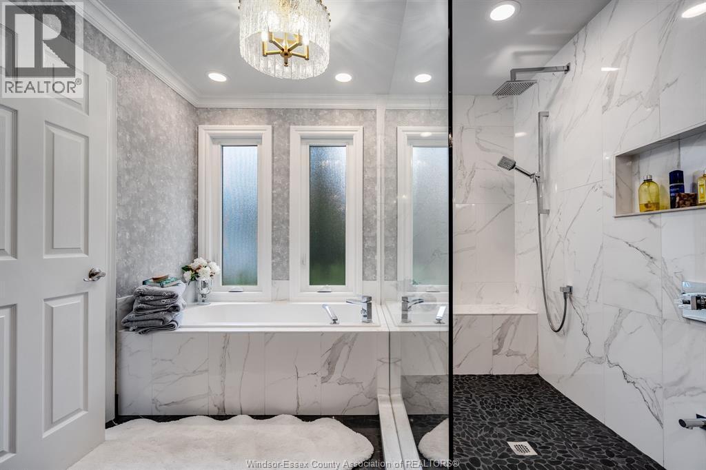 408 Pentilly, Tecumseh, ON - Indoor Photo Showing Bathroom