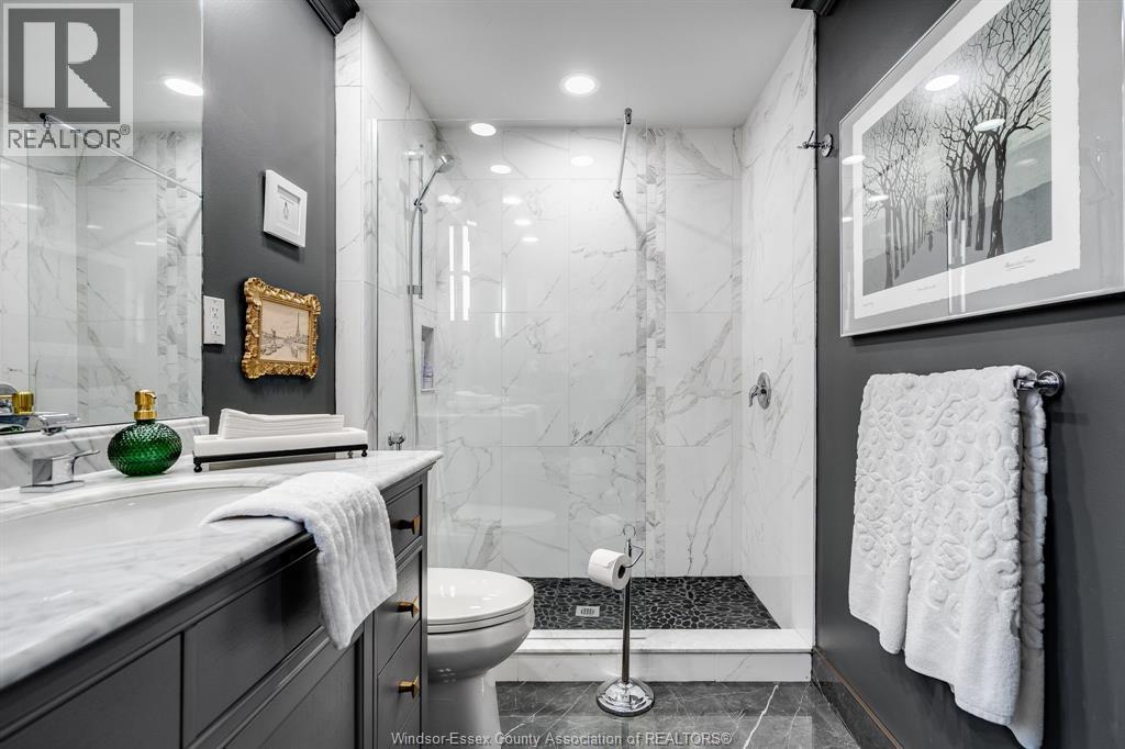 408 Pentilly, Tecumseh, ON - Indoor Photo Showing Bathroom
