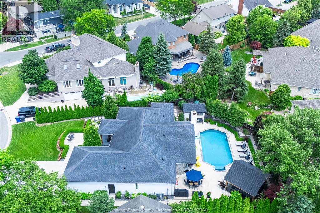408 Pentilly, Tecumseh, ON - Outdoor With In Ground Pool