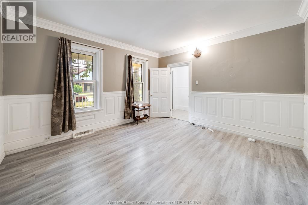 211 Cameron, Windsor, ON - Indoor Photo Showing Other Room