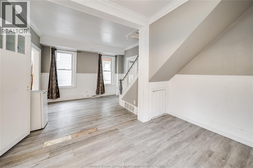 211 Cameron, Windsor, ON - Indoor Photo Showing Other Room
