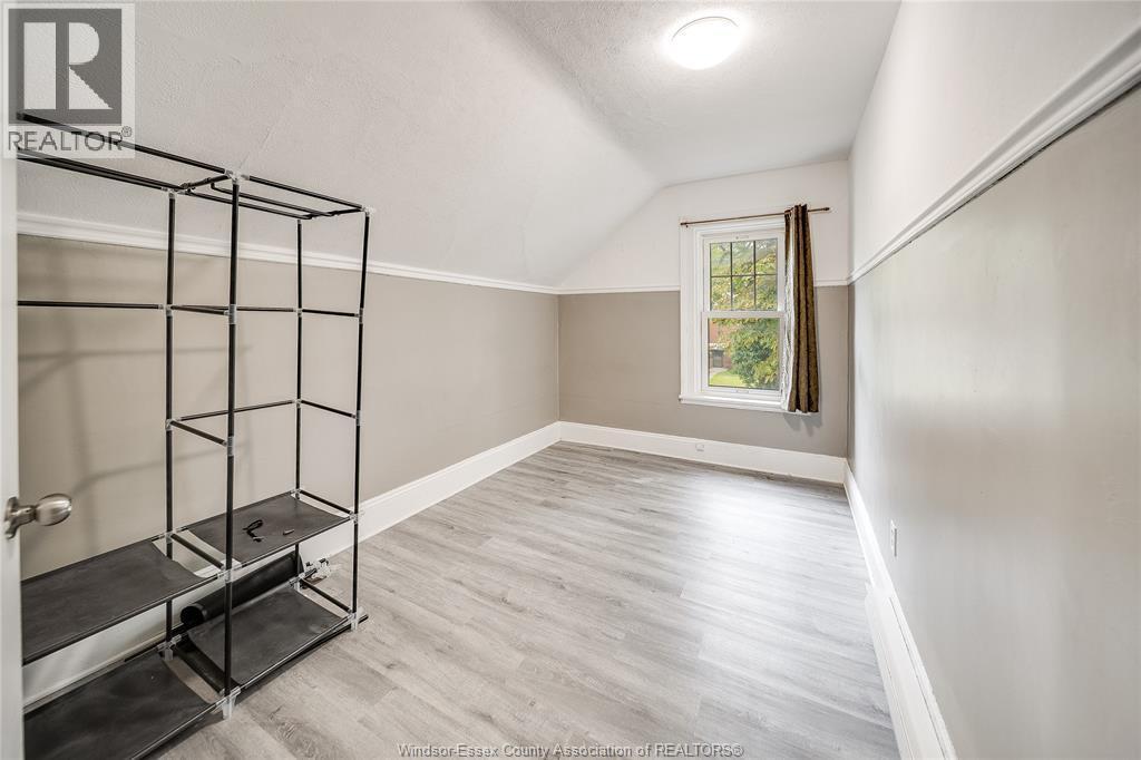 211 Cameron, Windsor, ON - Indoor Photo Showing Other Room