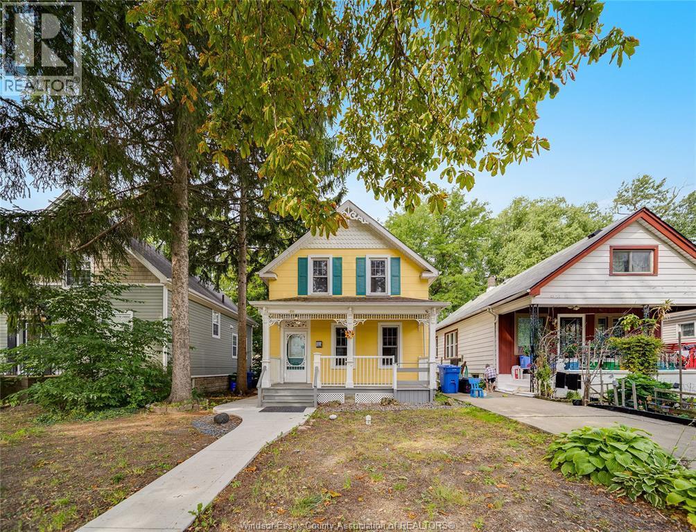 211 Cameron, Windsor, ON - Outdoor With Deck Patio Veranda With Facade