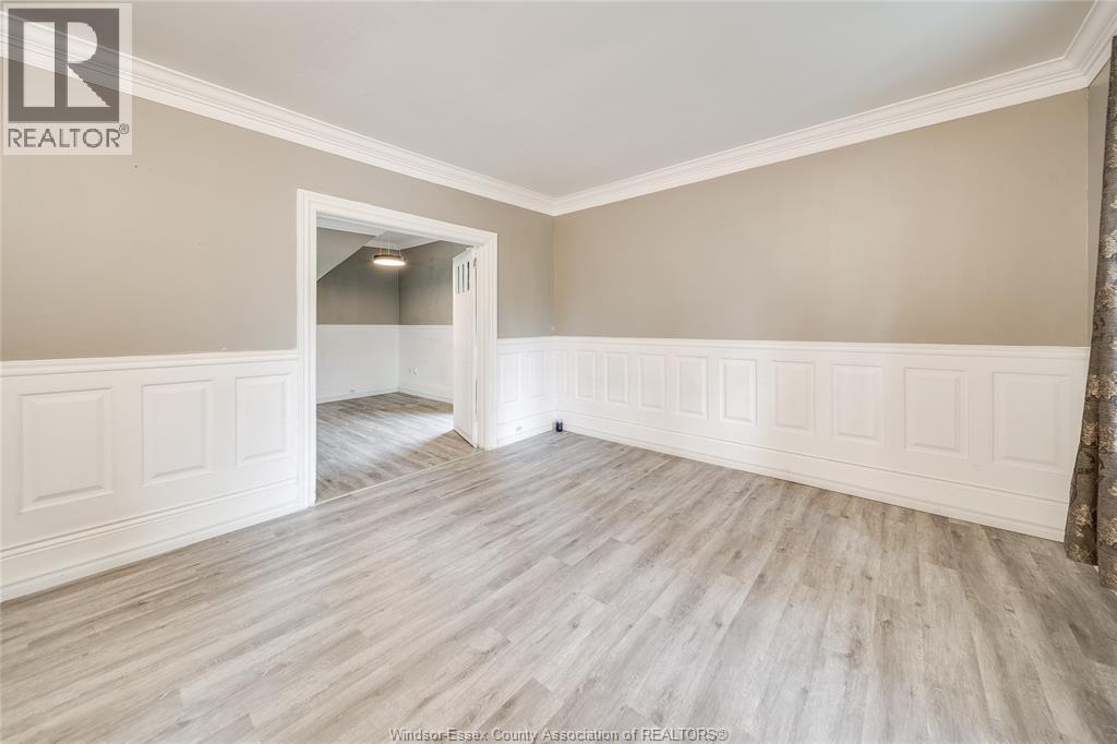211 Cameron, Windsor, ON - Indoor Photo Showing Other Room