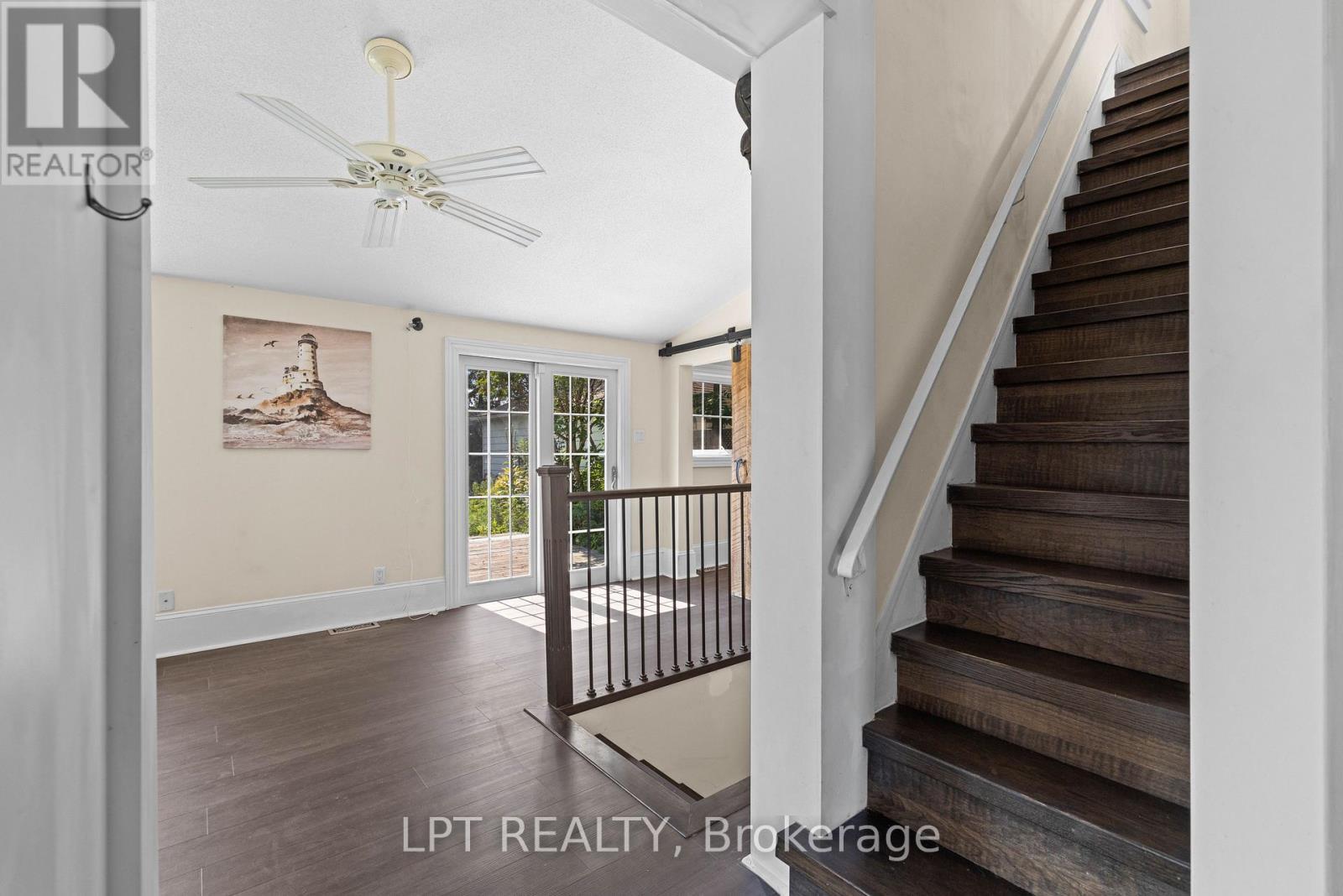 52 Parkside Drive E, Barrie, ON - Indoor Photo Showing Other Room