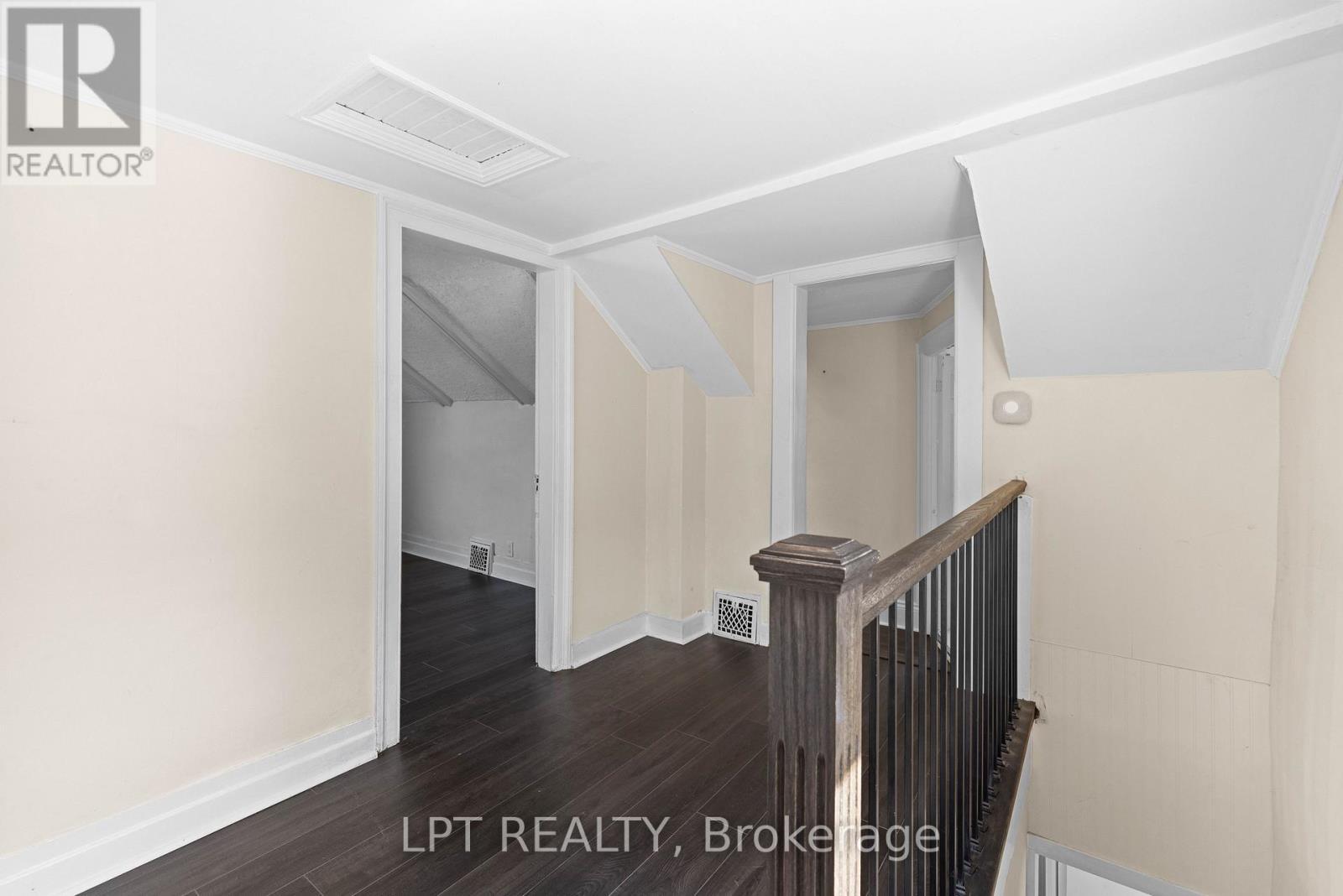 52 Parkside Drive E, Barrie, ON - Indoor Photo Showing Other Room