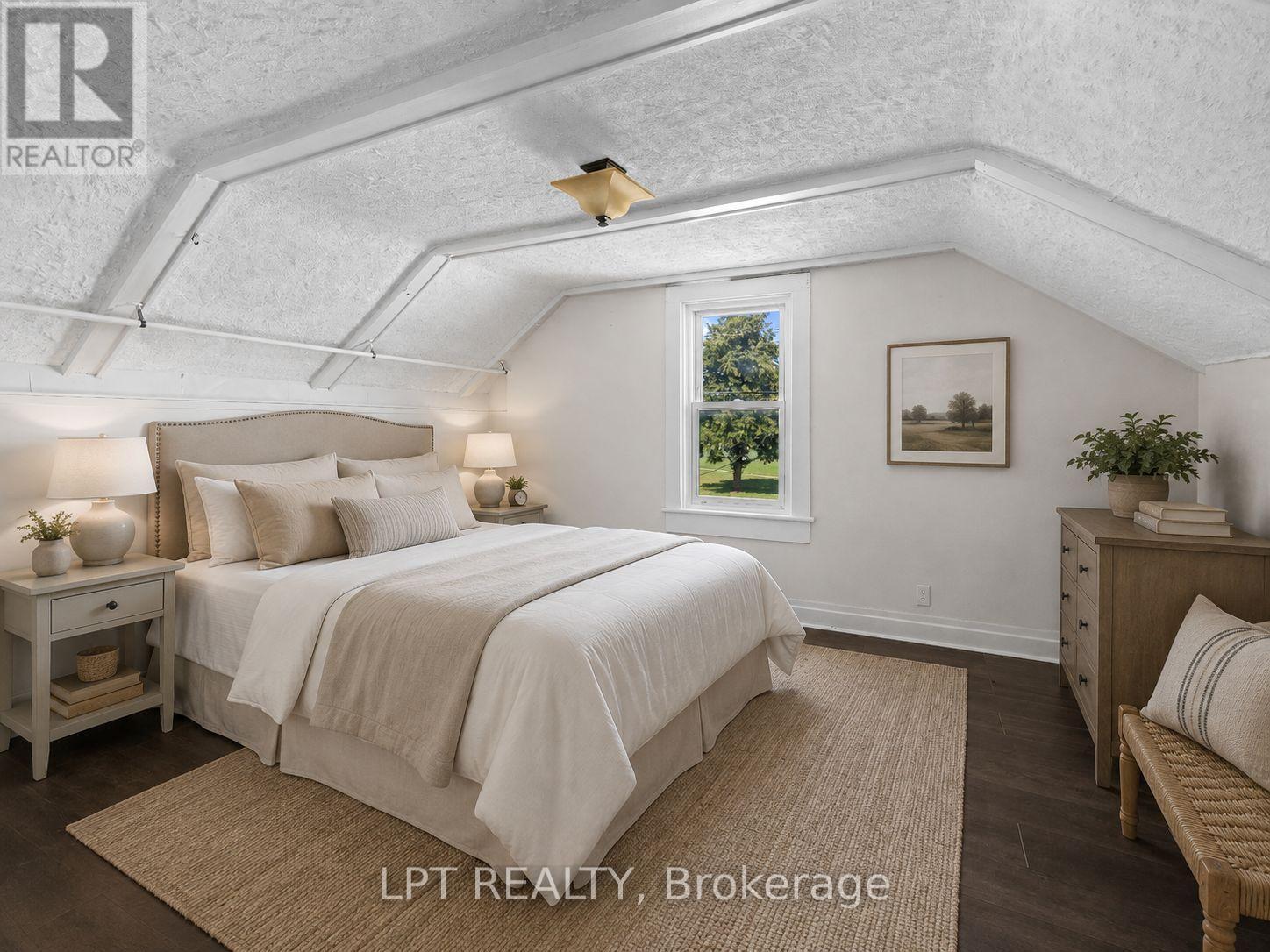 52 Parkside Drive E, Barrie, ON - Indoor Photo Showing Bedroom