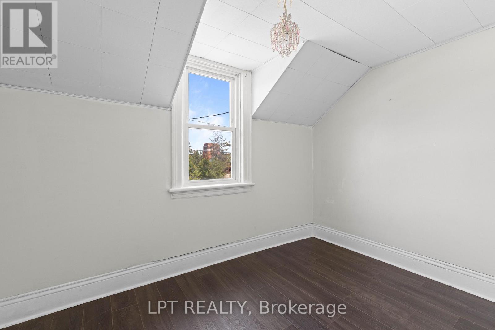 52 Parkside Drive E, Barrie, ON - Indoor Photo Showing Other Room