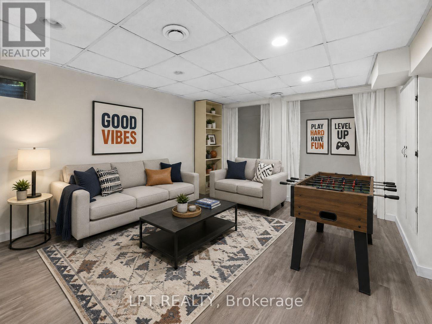 52 Parkside Drive E, Barrie, ON - Indoor Photo Showing Other Room