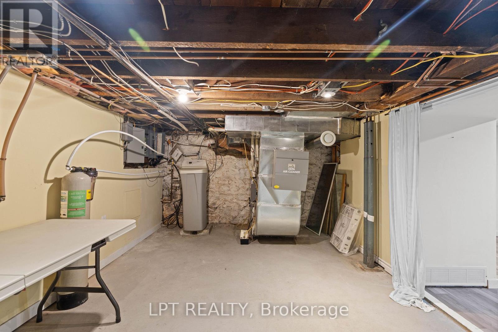 52 Parkside Drive E, Barrie, ON - Indoor Photo Showing Basement