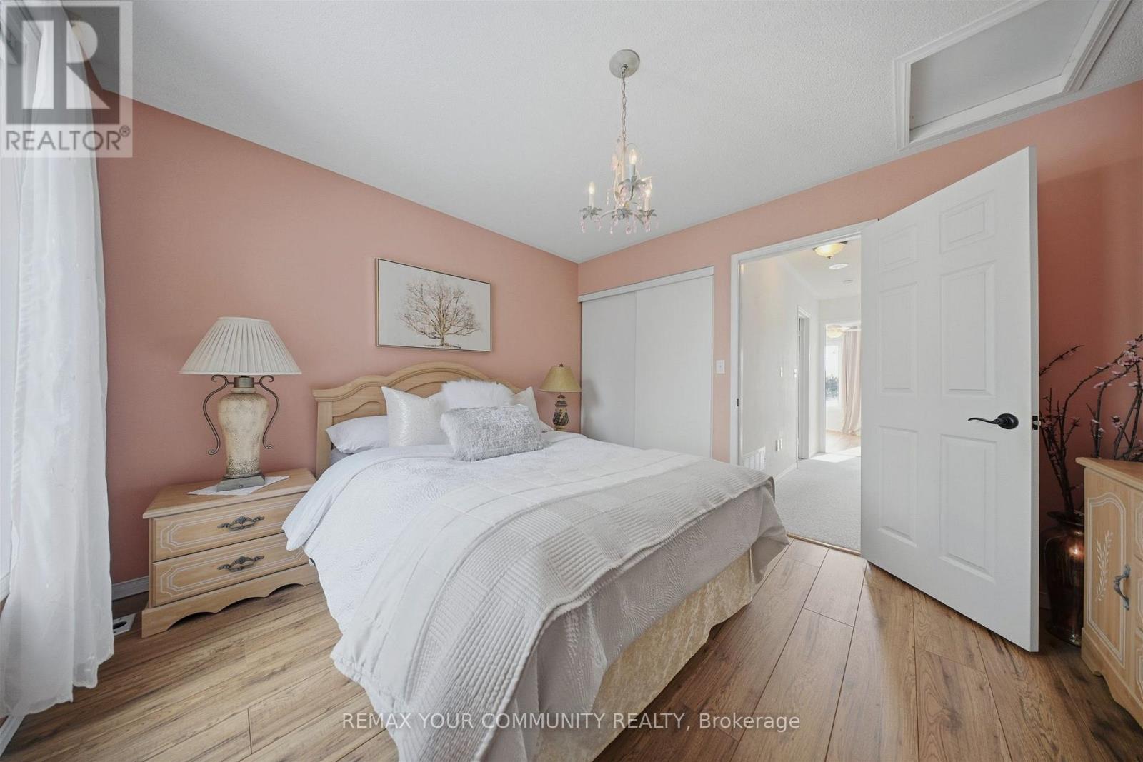 11 - 210 Manitoba Street, Toronto, ON - Indoor Photo Showing Bedroom