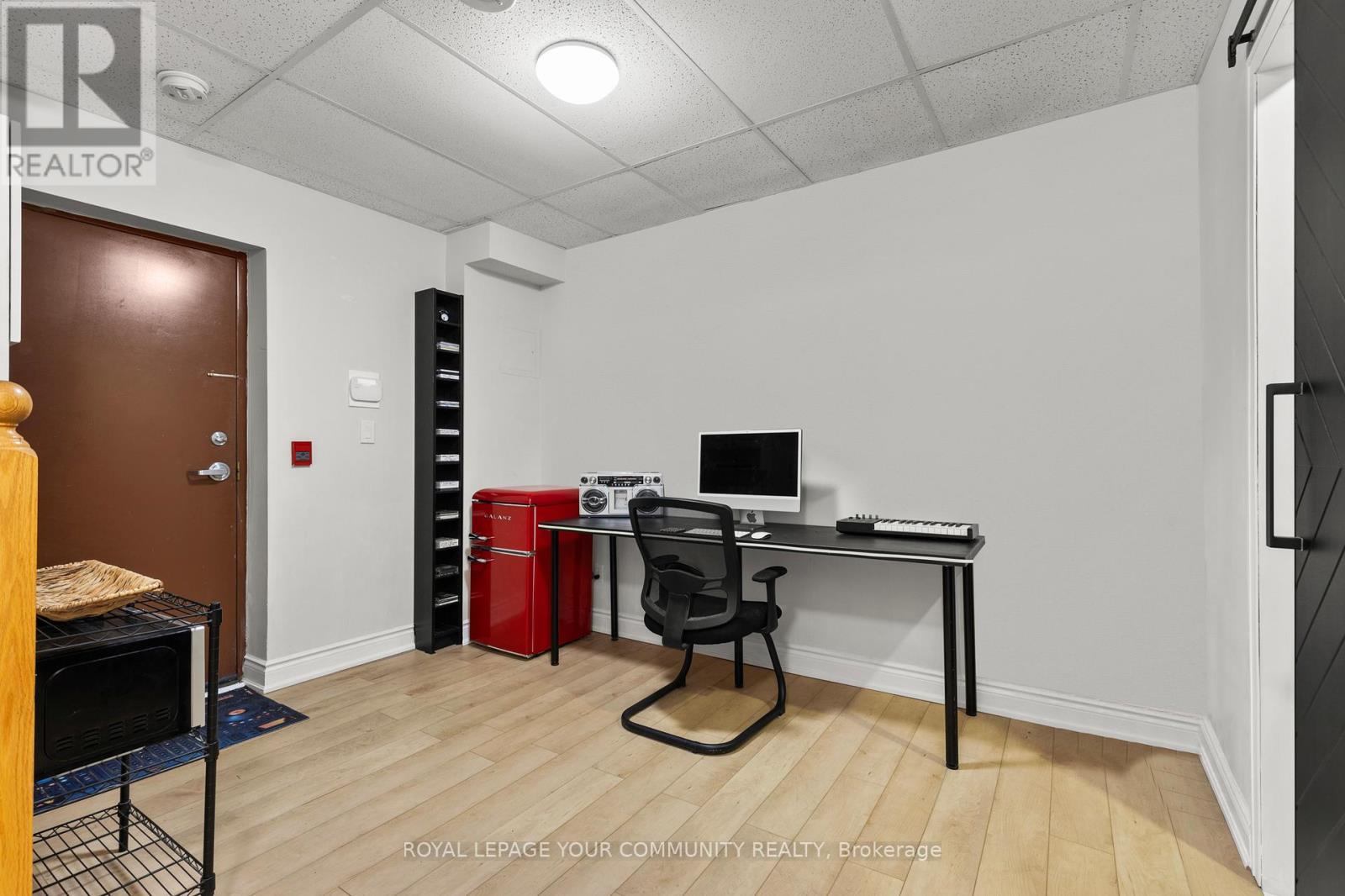 11 - 210 Manitoba Street, Toronto, ON - Indoor Photo Showing Office