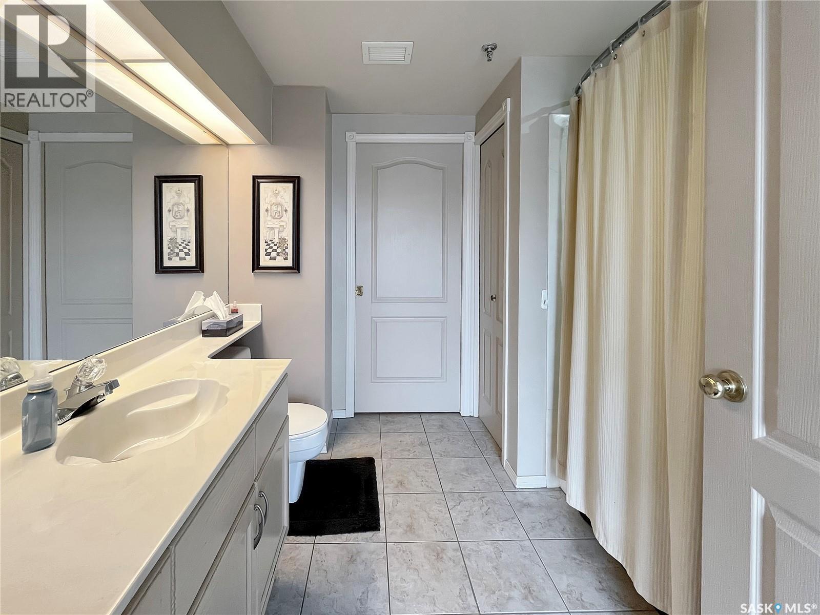 401 505 12Th Street E, Saskatoon, SK - Indoor Photo Showing Bathroom