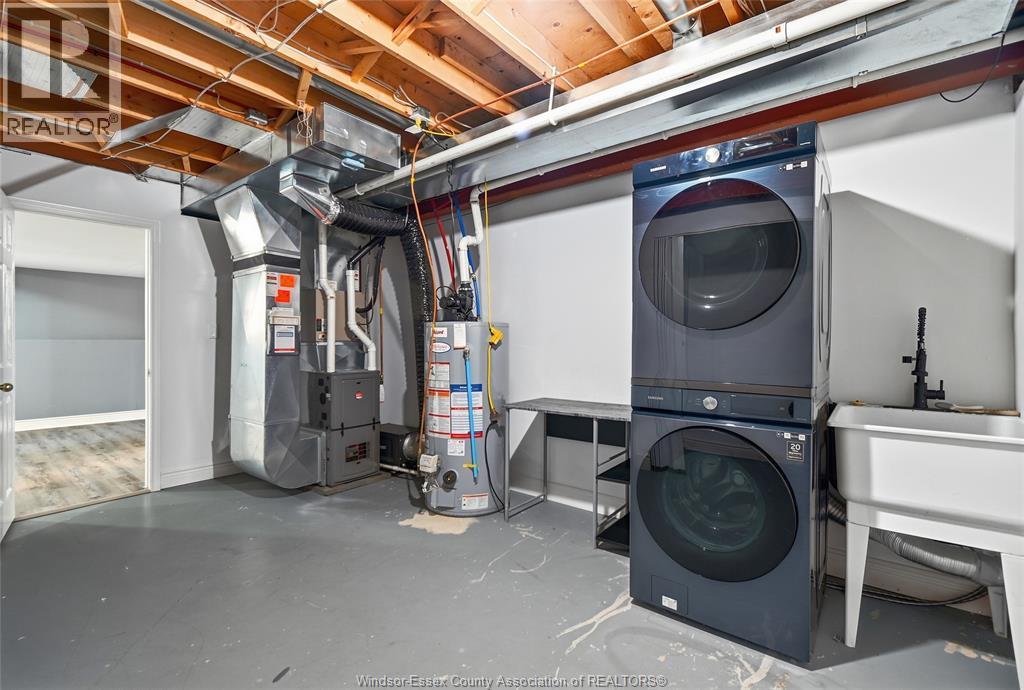 2385 Gatwick, Windsor, ON - Indoor Photo Showing Laundry Room