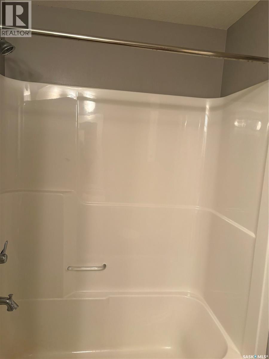 2034 St John Street, Regina, SK - Indoor Photo Showing Bathroom