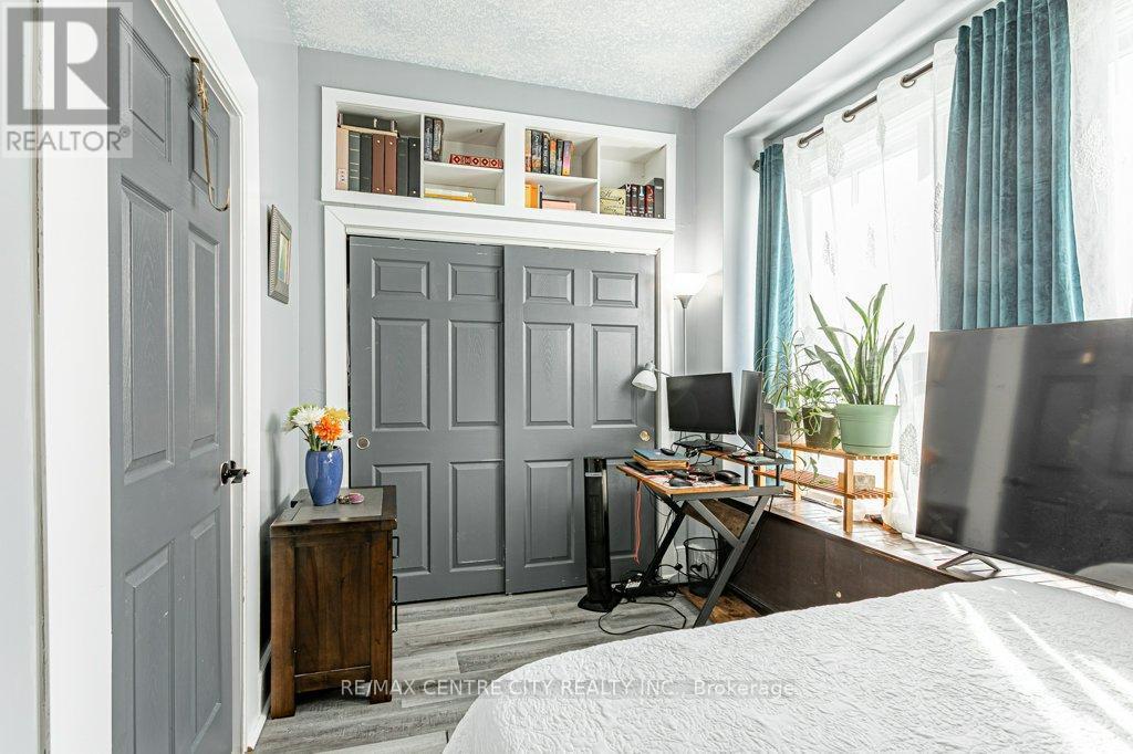 52 Princess Avenue, St. Thomas, ON - Indoor Photo Showing Bedroom
