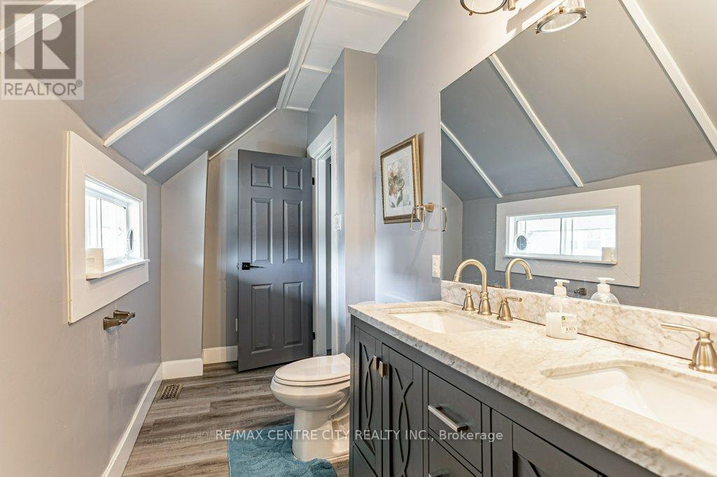 52 Princess Avenue, St. Thomas, ON - Indoor Photo Showing Bathroom