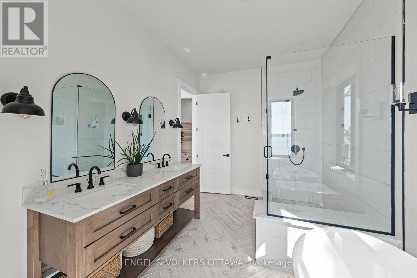 Primary Ensuite - 5 Shoreside Way, Augusta, ON - Indoor Photo Showing Bathroom