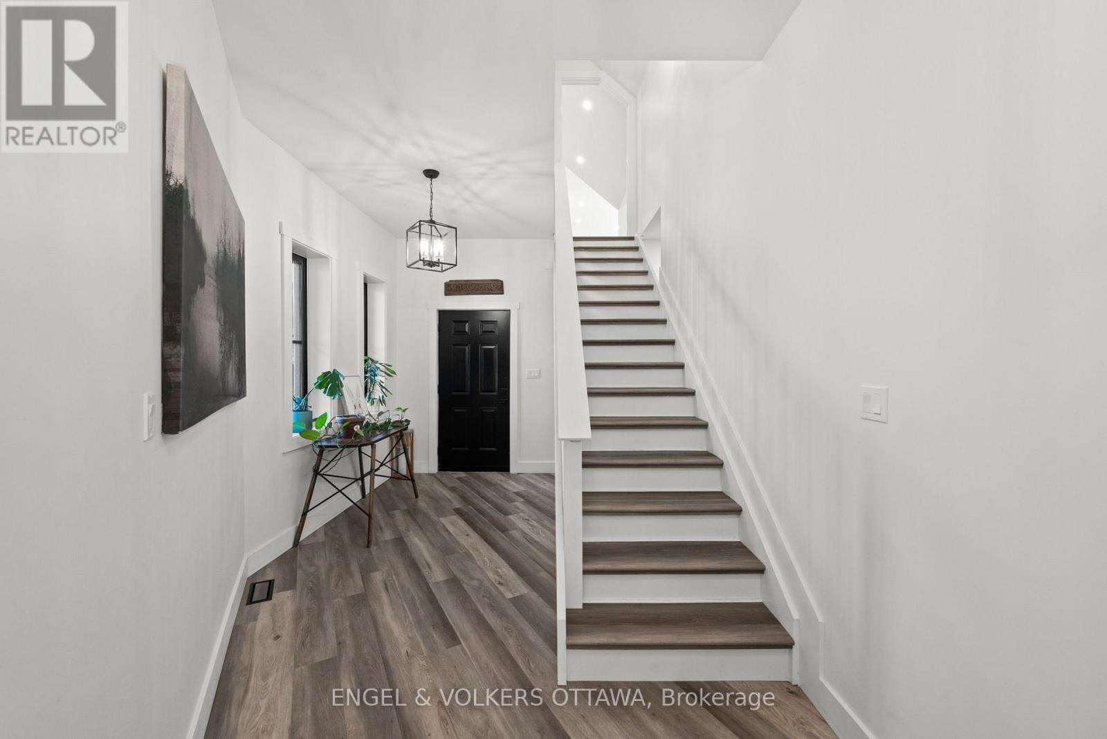 Garage entrance to Mudroom - 5 Shoreside Way, Augusta, ON - Indoor Photo Showing Other Room