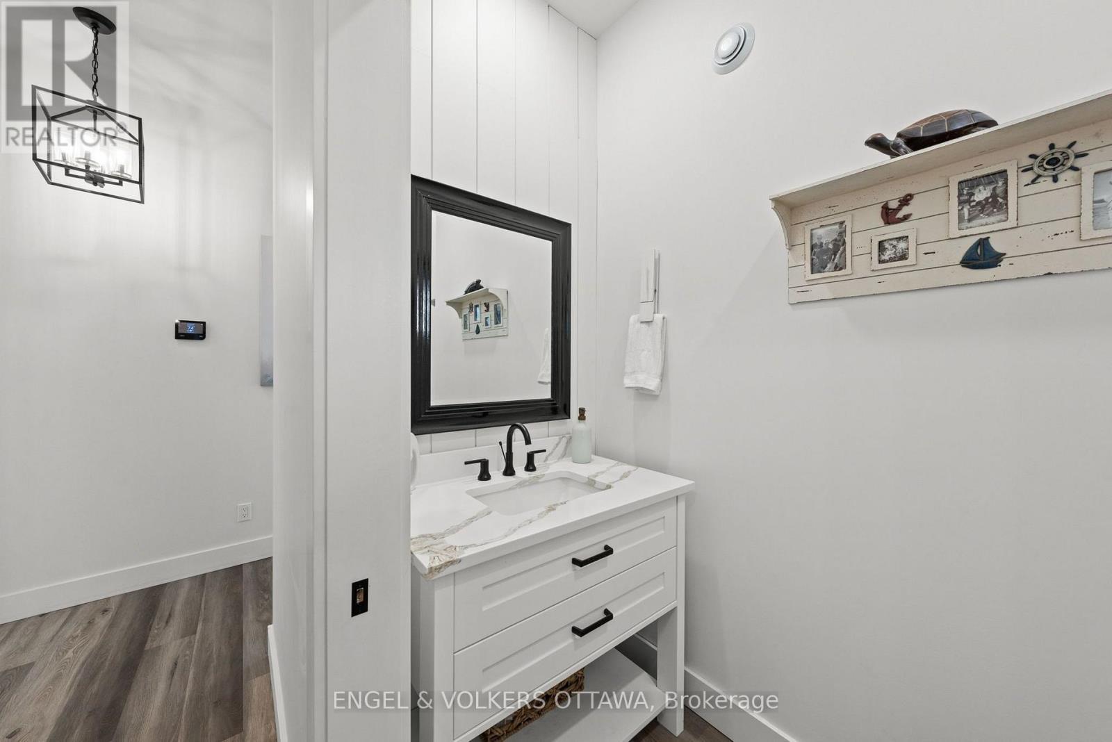 Powder room (Main Level) - 5 Shoreside Way, Augusta, ON - Indoor Photo Showing Bathroom