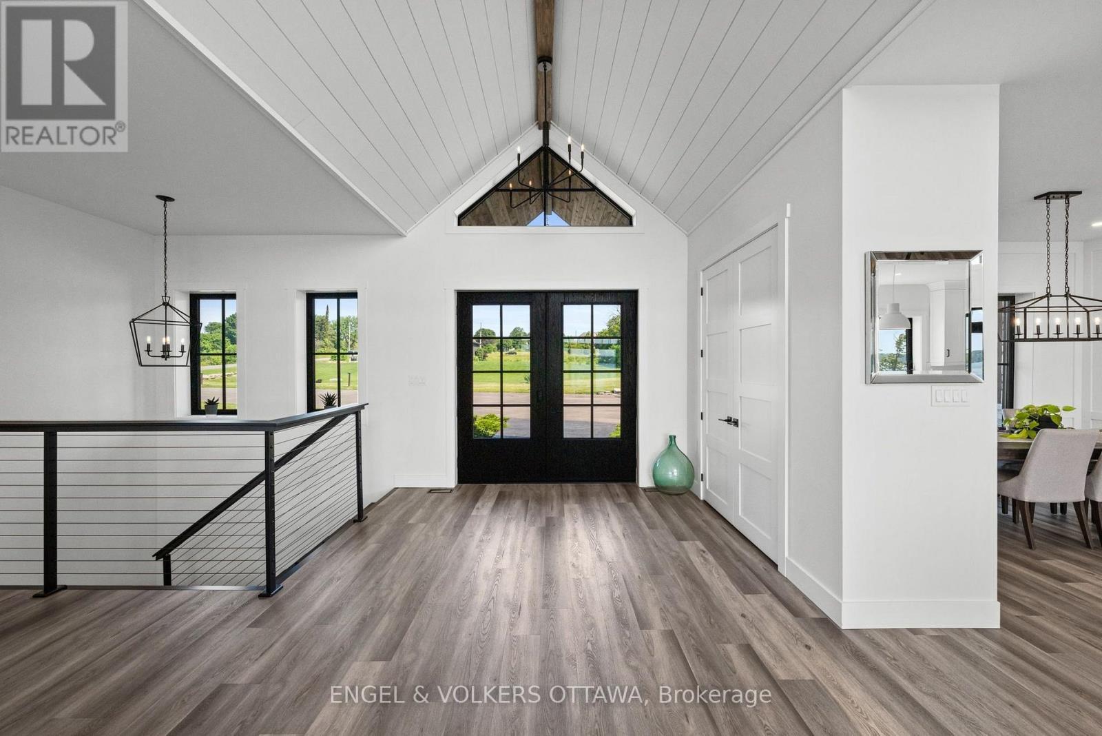 5 Shoreside Way, Augusta, ON - Indoor Photo Showing Other Room