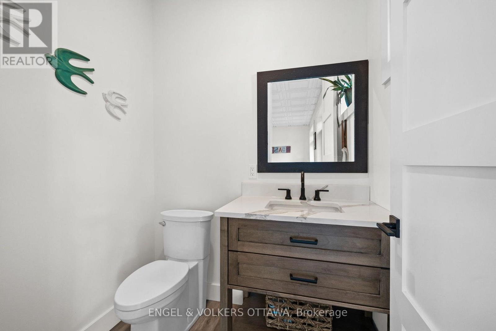 Powder room (Lower Level) - 5 Shoreside Way, Augusta, ON - Indoor Photo Showing Bathroom