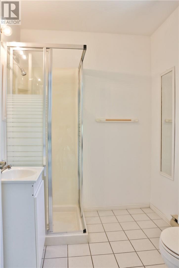 431 Edgewater, Sudbury, ON - Indoor Photo Showing Bathroom