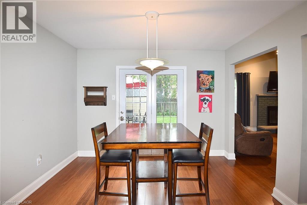 75 Josephine Drive, Hamilton, ON - Indoor Photo Showing Dining Room