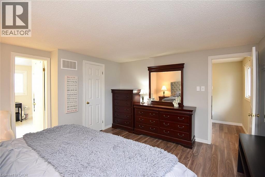 75 Josephine Drive, Hamilton, ON - Indoor Photo Showing Bedroom