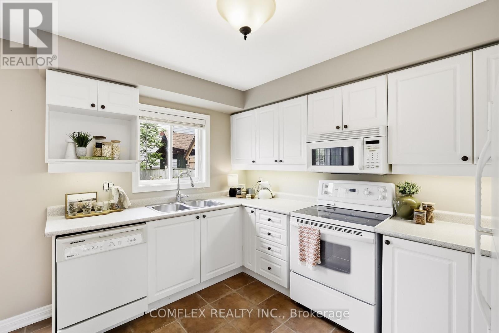 2 Armitage Crescent, Ajax, ON - Indoor Photo Showing Kitchen With Double Sink