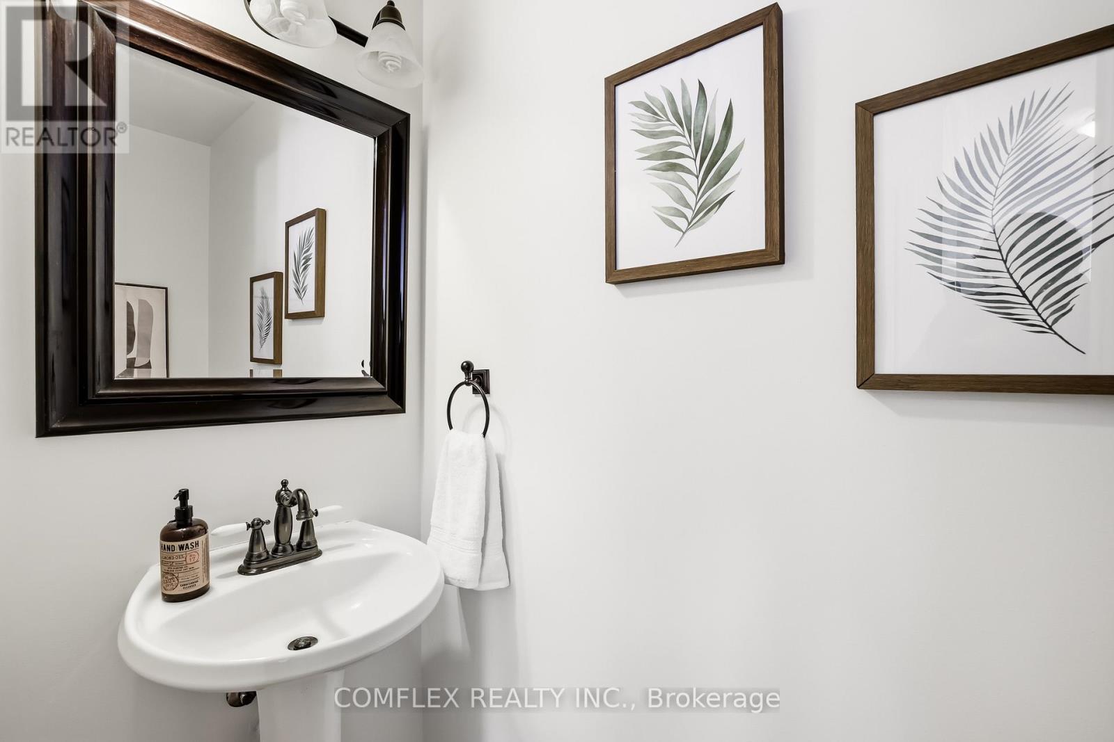 2 Armitage Crescent, Ajax, ON - Indoor Photo Showing Bathroom