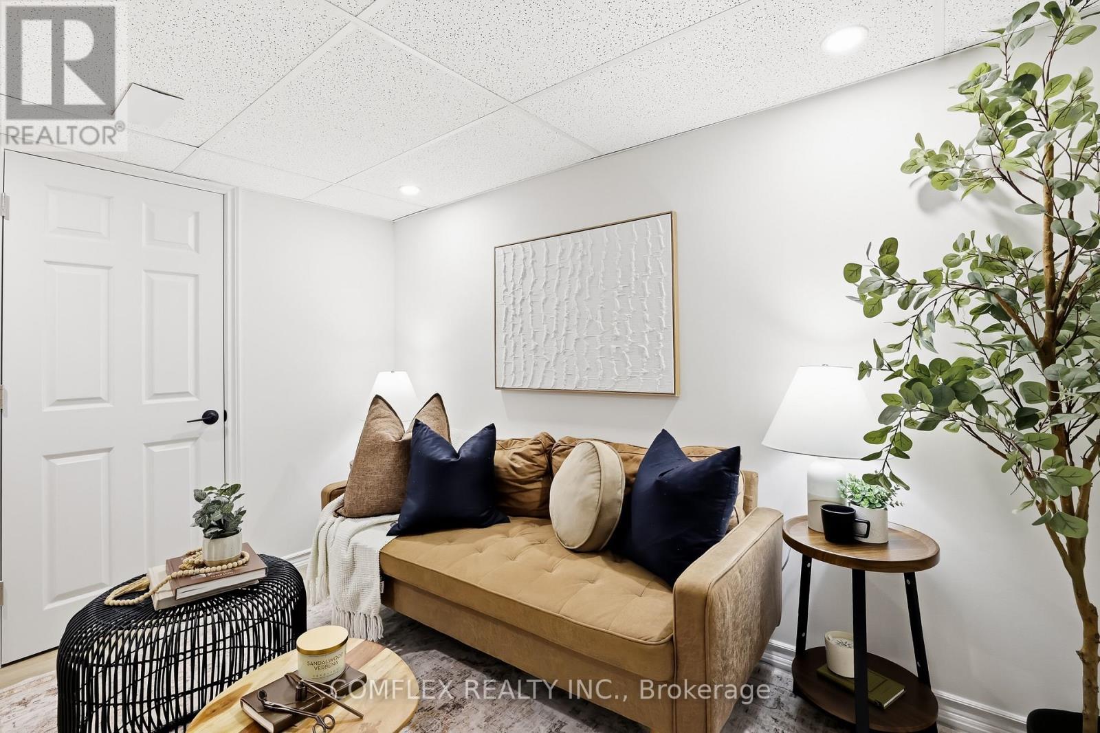 2 Armitage Crescent, Ajax, ON - Indoor