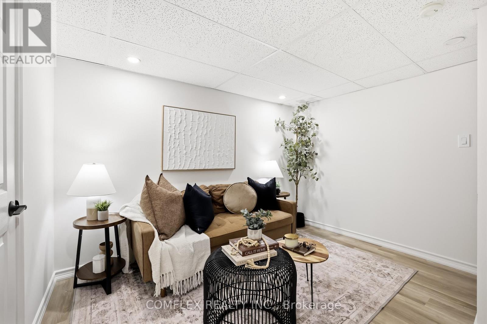 2 Armitage Crescent, Ajax, ON - Indoor