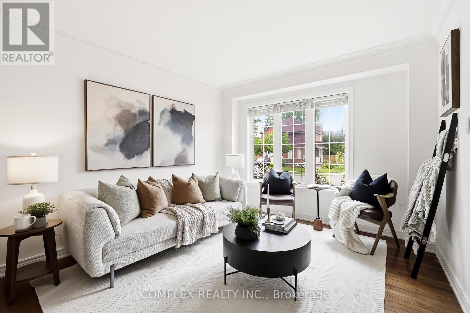 2 Armitage Crescent, Ajax, ON - Indoor Photo Showing Living Room