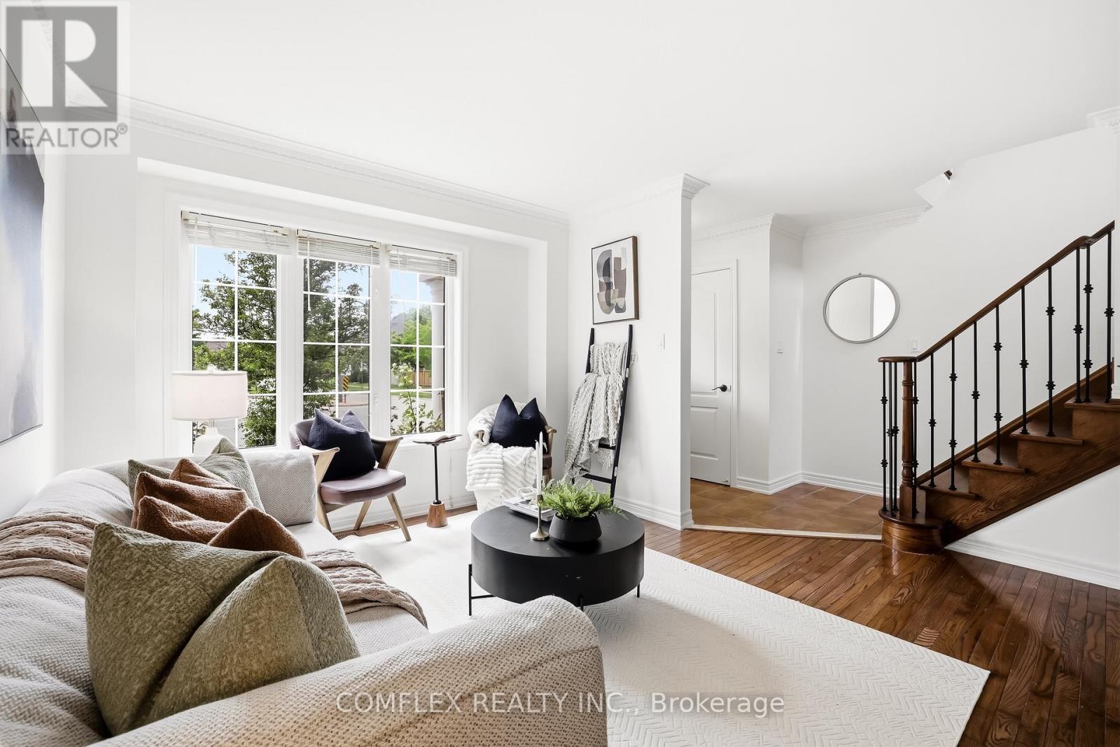 2 Armitage Crescent, Ajax, ON - Indoor Photo Showing Living Room