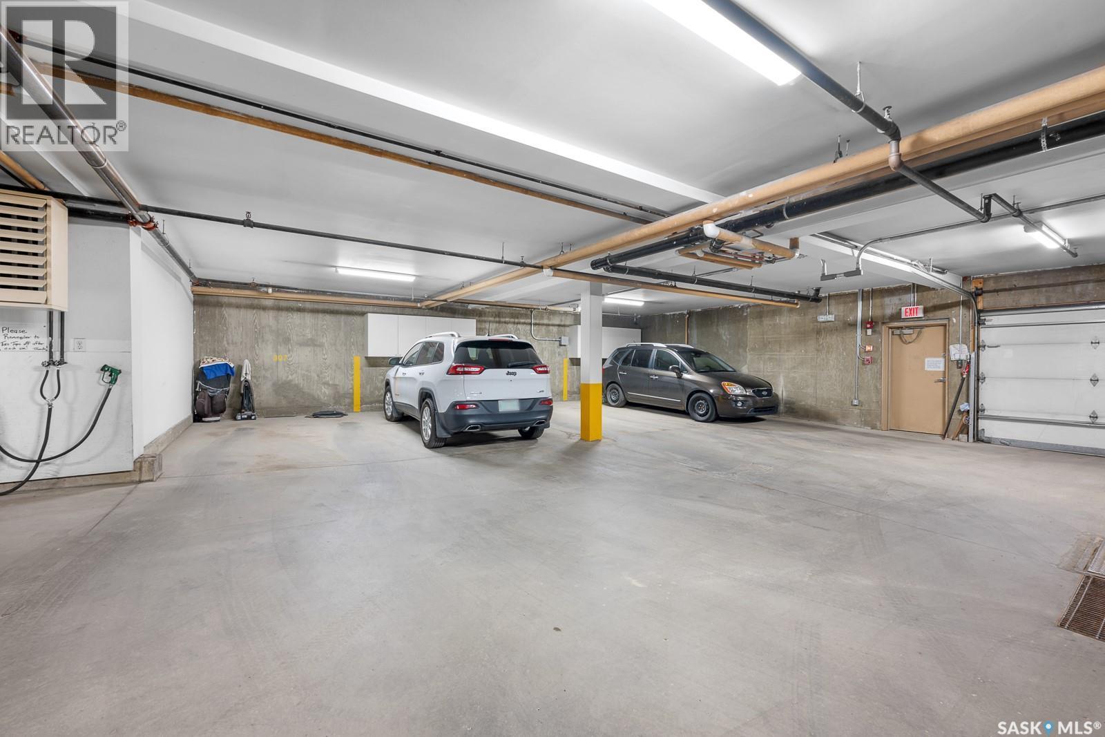 207 205 Mcintyre Street, Regina, SK - Indoor Photo Showing Garage