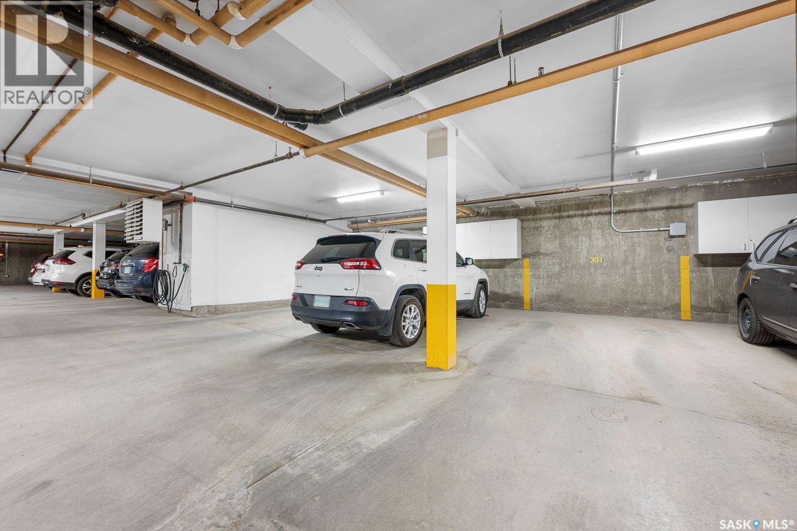 207 205 Mcintyre Street, Regina, SK - Indoor Photo Showing Garage