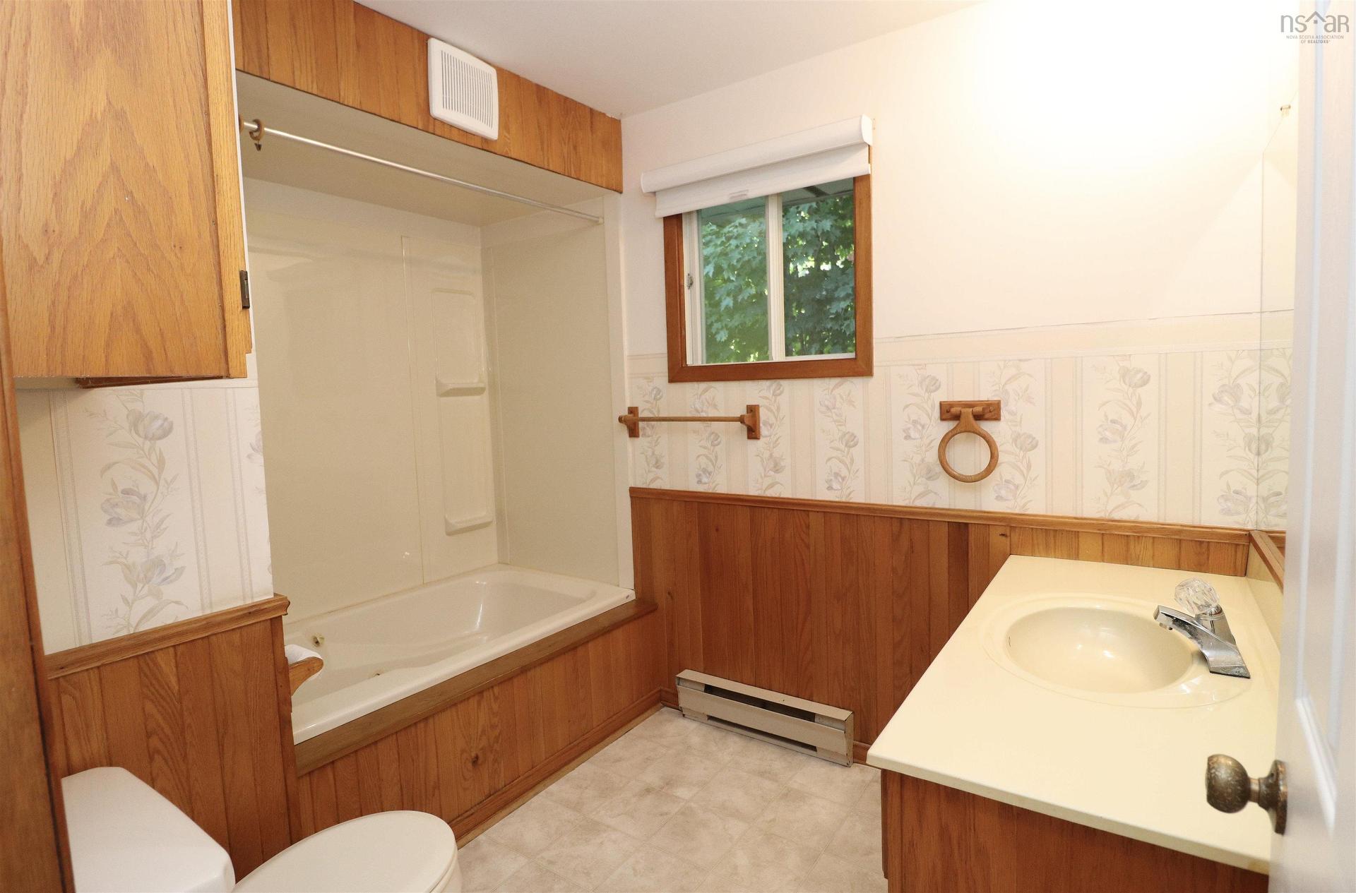 110 Maple Boulevard, Bible Hill, NS - Indoor Photo Showing Bathroom