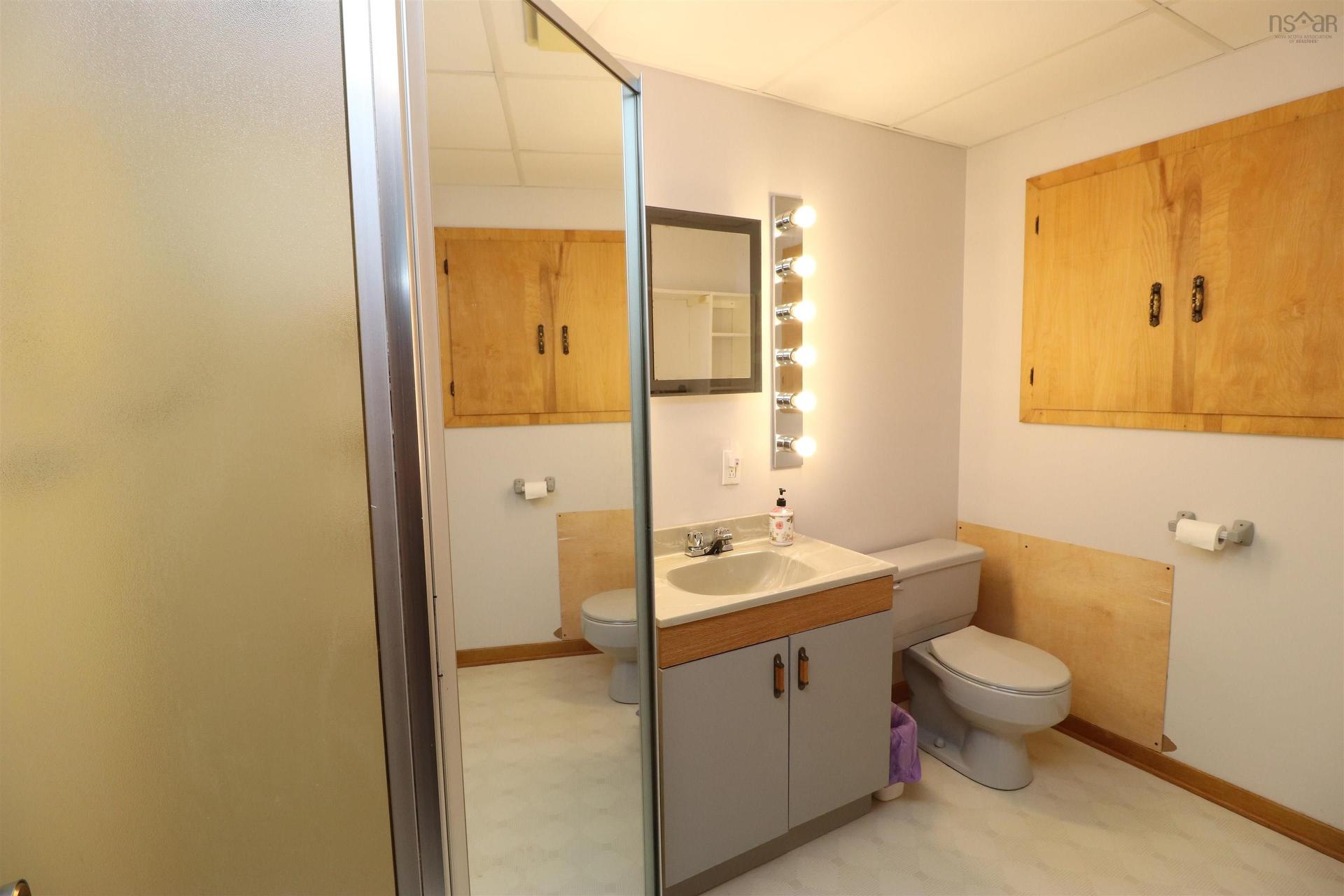 110 Maple Boulevard, Bible Hill, NS - Indoor Photo Showing Bathroom