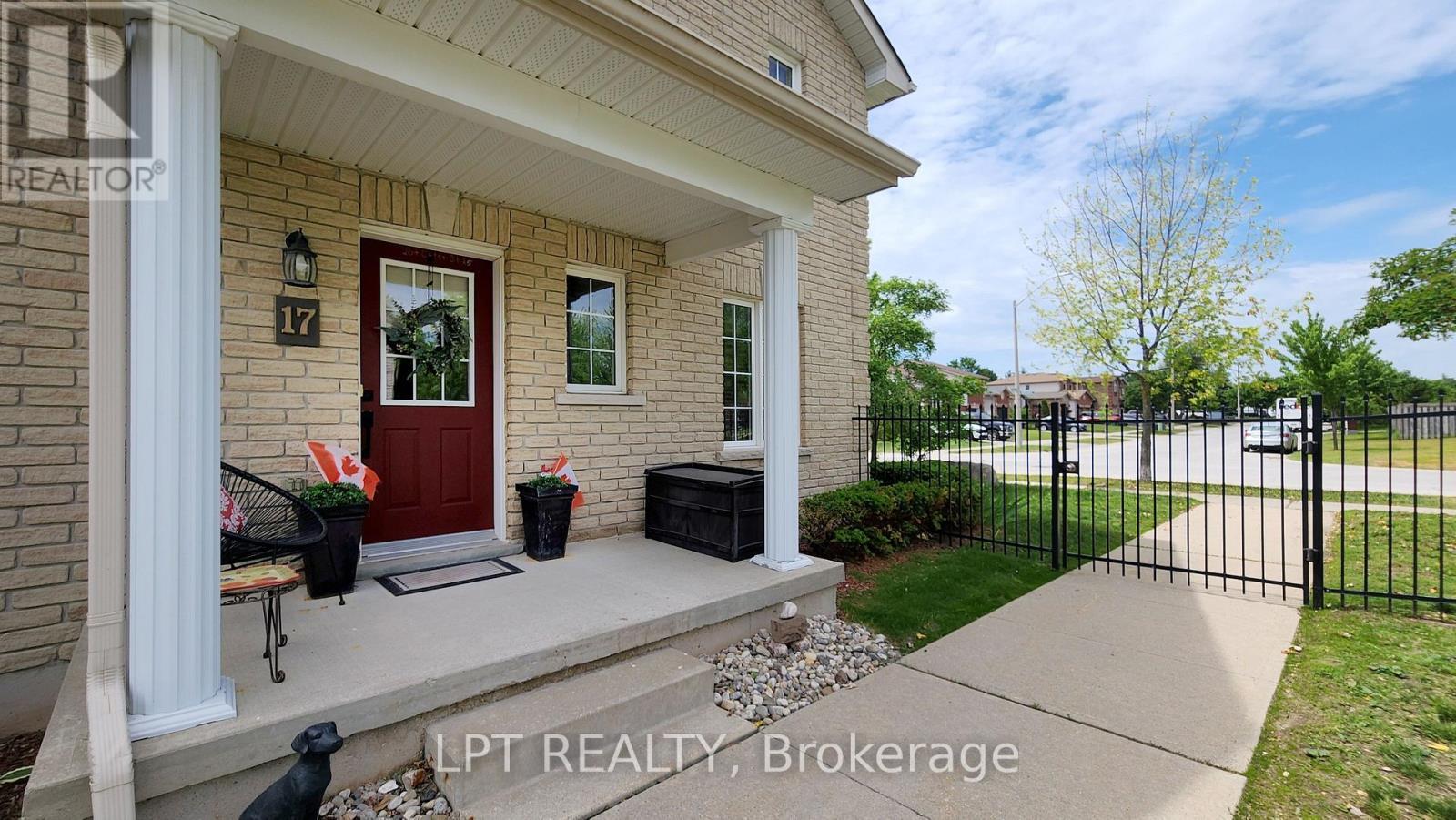 17 Silver Maple Crescent, Barrie, ON - Outdoor With Exterior