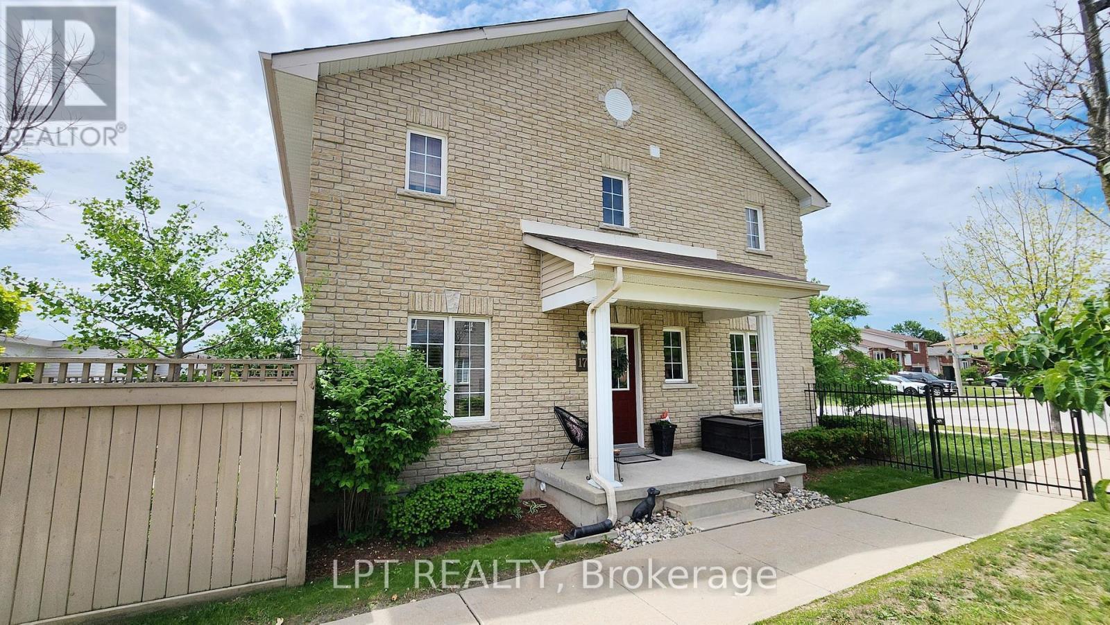 17 Silver Maple Crescent, Barrie, ON - Outdoor