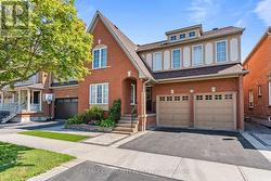 54 MORLAND CRESCENT Ajax, ON L1T 4P5