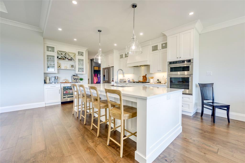 3665 Egremont Road, Plympton-Wyoming, ON - Indoor Photo Showing Kitchen With Upgraded Kitchen