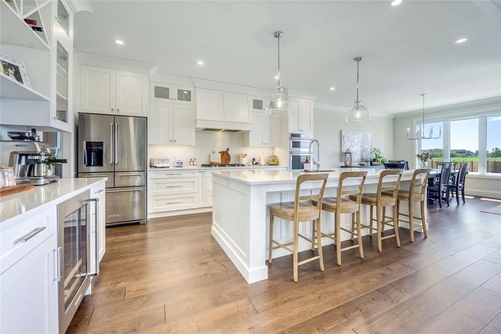 3665 Egremont Road, Plympton-Wyoming, ON - Indoor Photo Showing Kitchen With Upgraded Kitchen