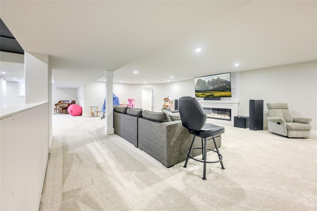 3665 Egremont Road, Plympton-Wyoming, ON - Indoor