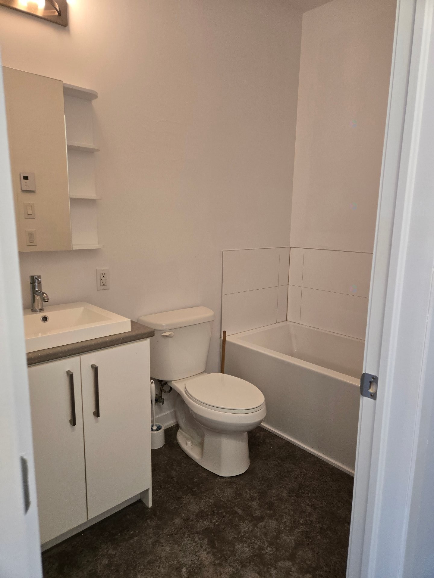 Bathroom - 1078 Rue St-Viateur, Joliette, QC - Indoor Photo Showing Bathroom
