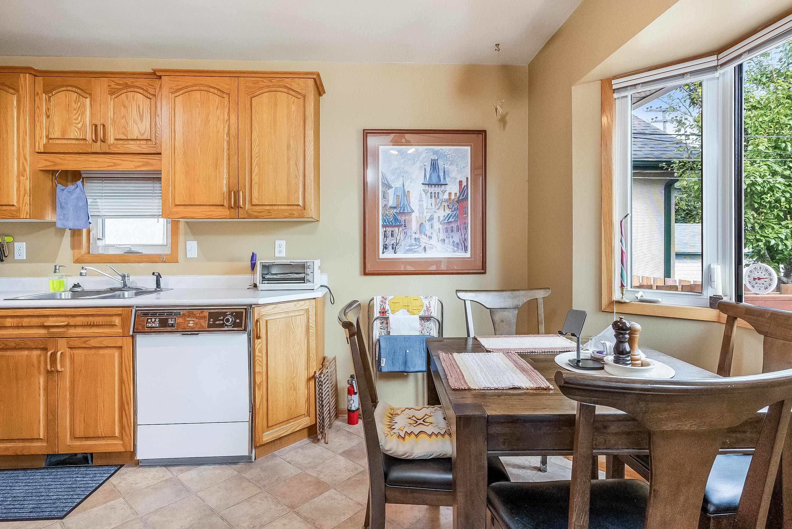531 Empire Ave., Thunder Bay, ON - Indoor
