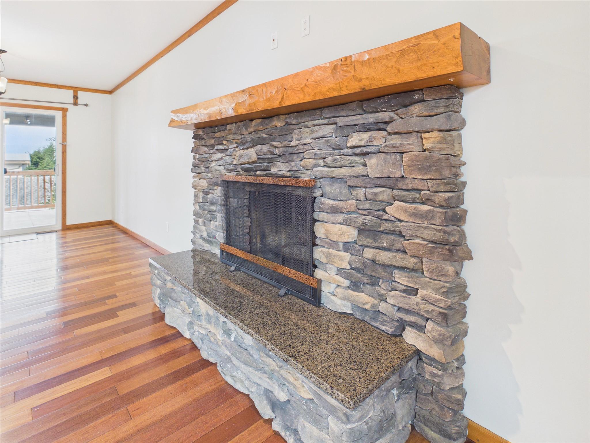 221 27Th Avenue, Cranbrook, BC - Indoor With Fireplace